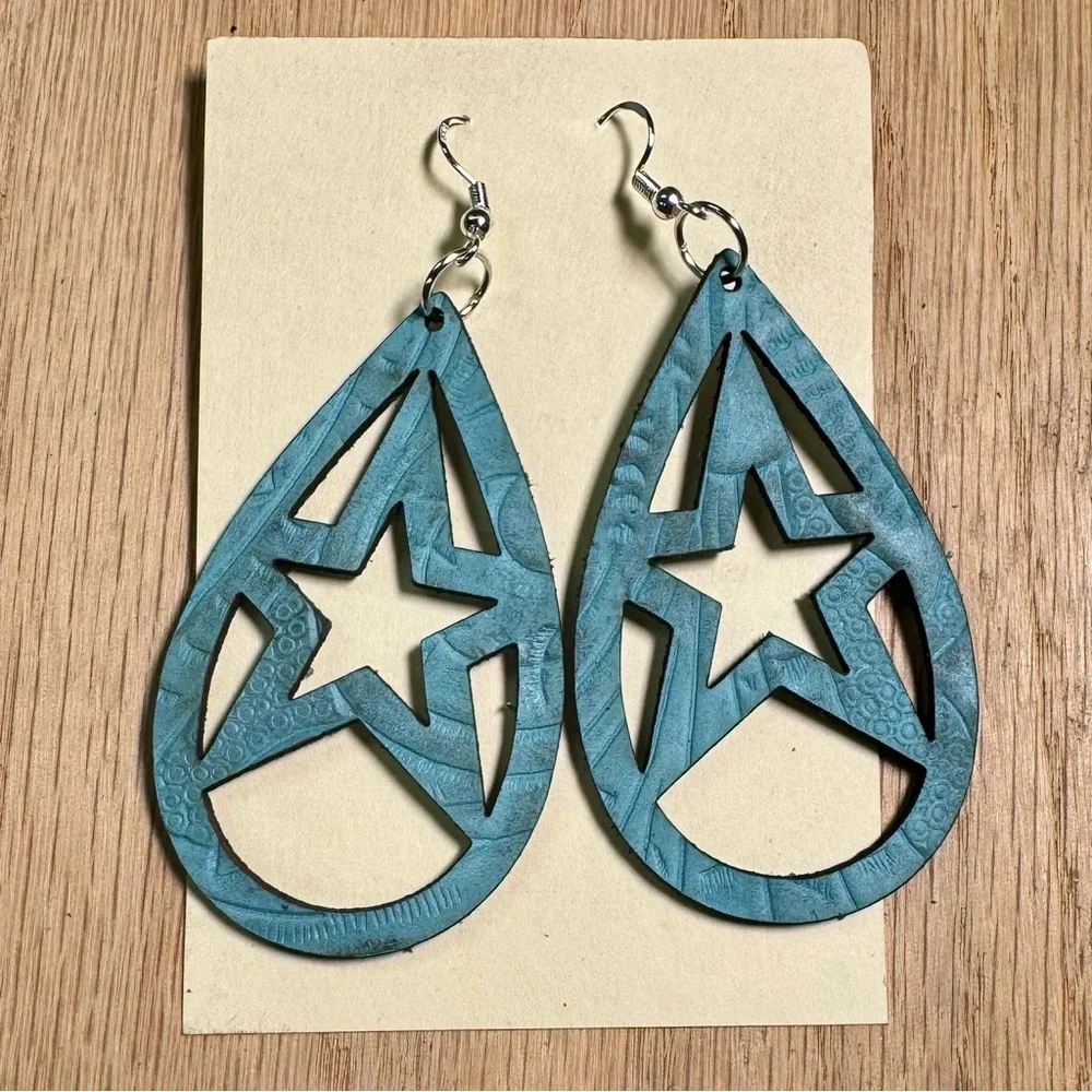 Leather Earrings embossed aqua star teardrop -handmade jewelry - Picture 5 of 8